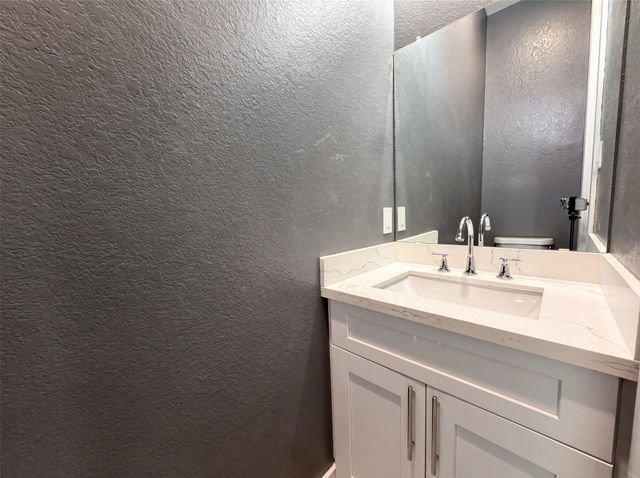 4704 Ward Street, Houston, TX 77021