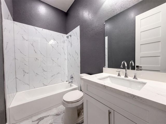 4704 Ward Street, Houston, TX 77021