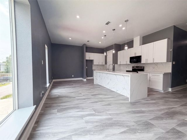 4704 Ward Street, Houston, TX 77021