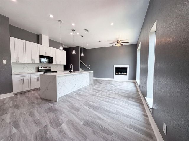 4704 Ward Street, Houston, TX 77021
