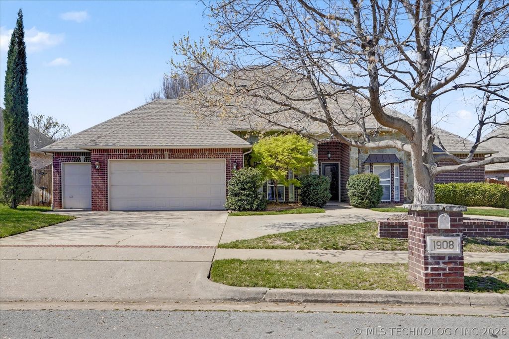 1908 S Palm Avenue, Broken Arrow, OK 74012