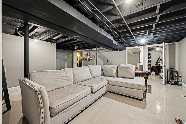 30294 Cherry Avenue, Romulus, MI 48174