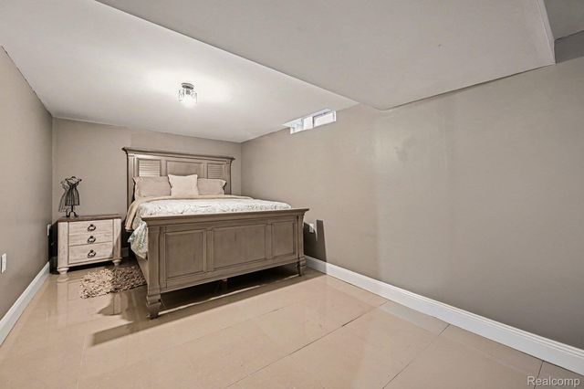 30294 Cherry Avenue, Romulus, MI 48174