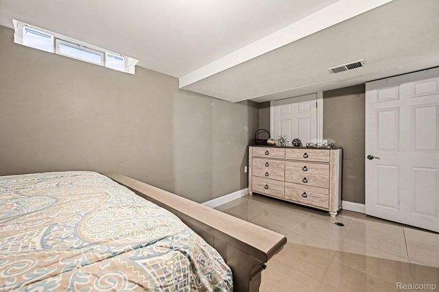 30294 Cherry Avenue, Romulus, MI 48174