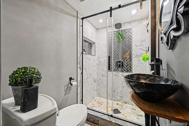 30294 Cherry Avenue, Romulus, MI 48174