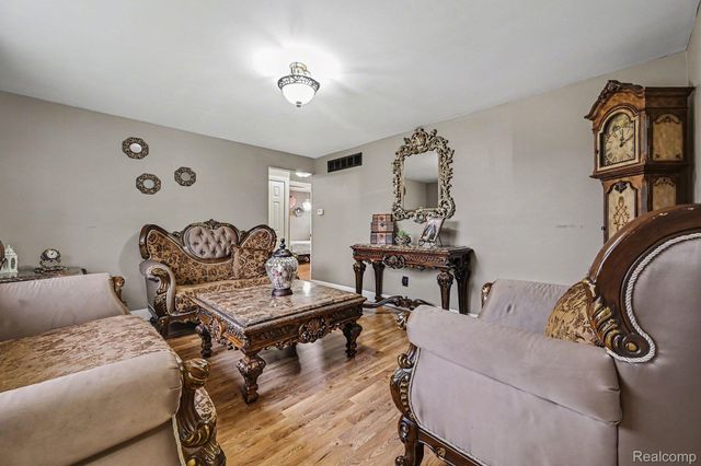 30294 Cherry Avenue, Romulus, MI 48174