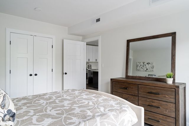 317 Belgrade Ave 207, Boston, MA 02131