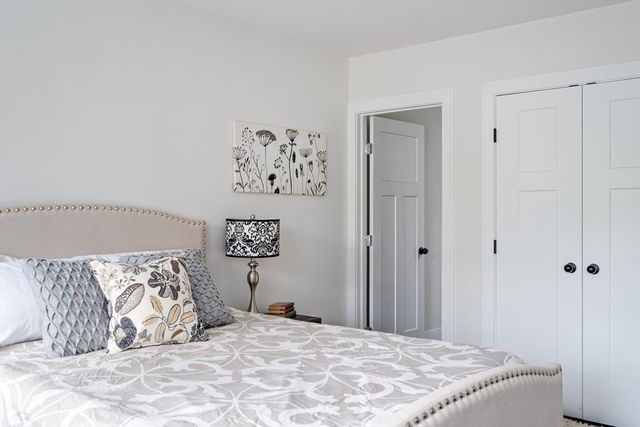 317 Belgrade Ave 207, Boston, MA 02131