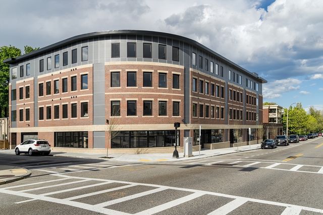 317 Belgrade Ave 207, Boston, MA 02131