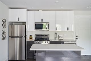 317 Belgrade Ave 207, Boston, MA 02131