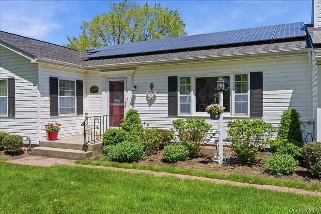 16 High Meadow Lane, Jamesport, NY 11901