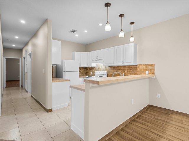 533 12th Street Street, San Leon, TX 77539