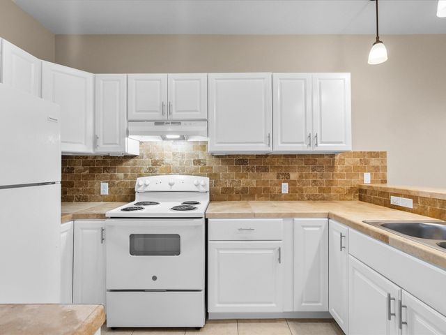 533 12th Street Street, San Leon, TX 77539