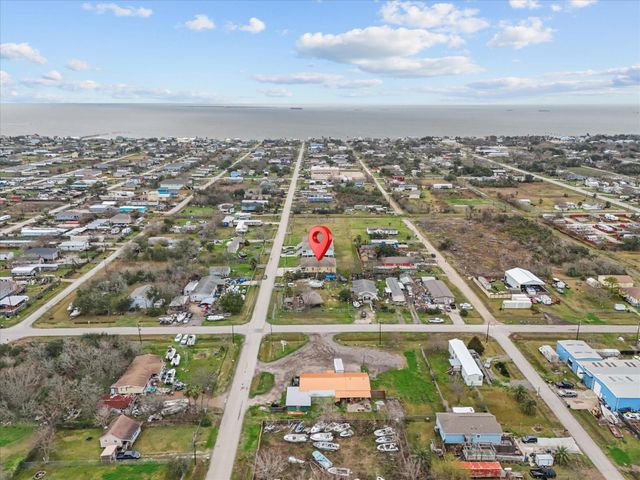 533 12th Street Street, San Leon, TX 77539