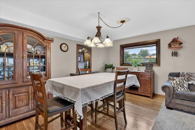 24011 Heritage Drive, Woodhaven, MI 48183