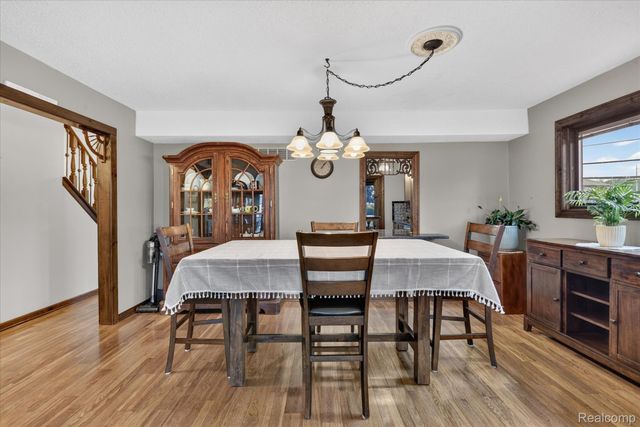 24011 Heritage Drive, Woodhaven, MI 48183