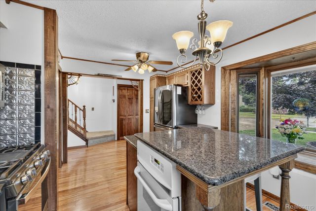 24011 Heritage Drive, Woodhaven, MI 48183