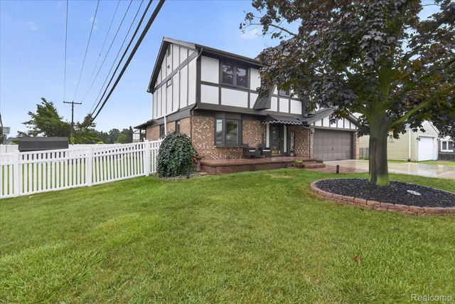 24011 Heritage Drive, Woodhaven, MI 48183