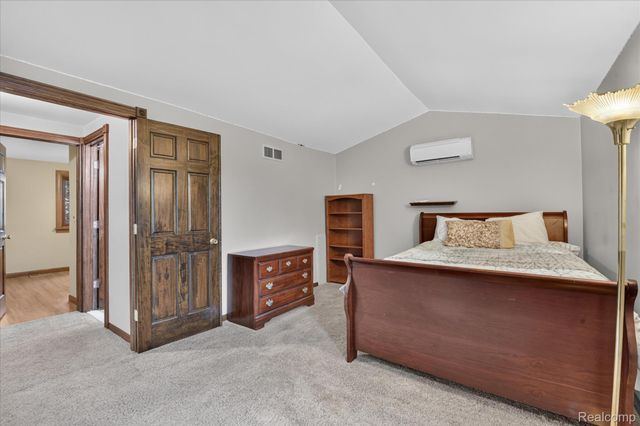 24011 Heritage Drive, Woodhaven, MI 48183