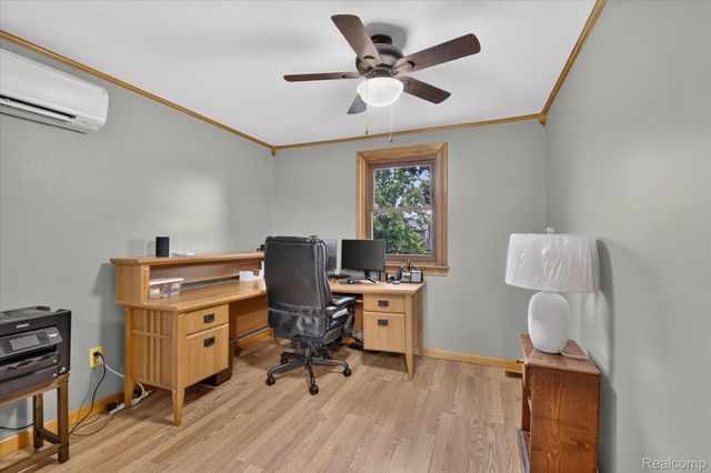 24011 Heritage Drive, Woodhaven, MI 48183
