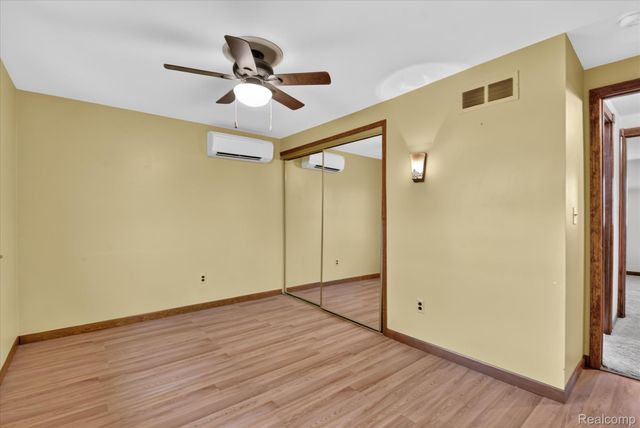 24011 Heritage Drive, Woodhaven, MI 48183