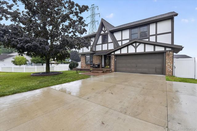 24011 Heritage Drive, Woodhaven, MI 48183