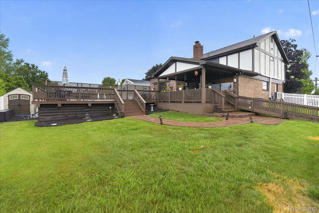 24011 Heritage Drive, Woodhaven, MI 48183