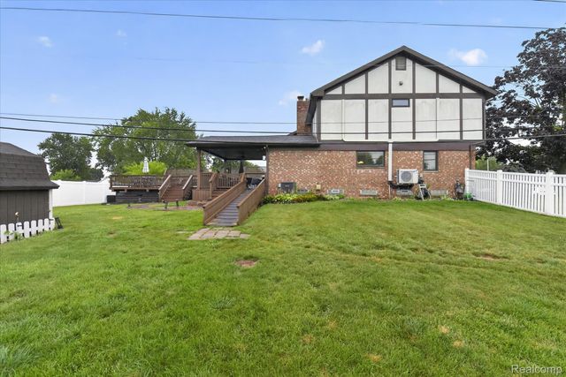 24011 Heritage Drive, Woodhaven, MI 48183