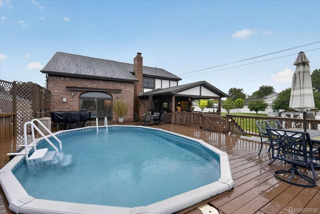 24011 Heritage Drive, Woodhaven, MI 48183