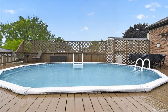 24011 Heritage Drive, Woodhaven, MI 48183
