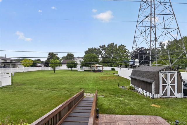 24011 Heritage Drive, Woodhaven, MI 48183