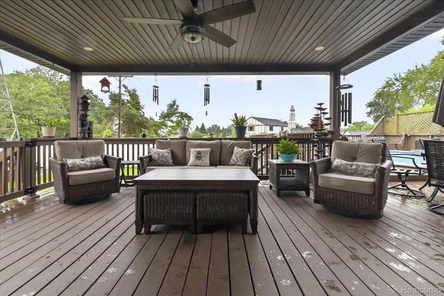 24011 Heritage Drive, Woodhaven, MI 48183