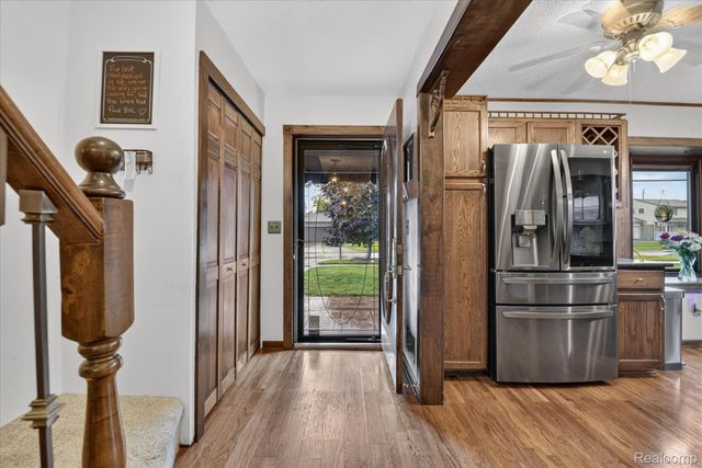 24011 Heritage Drive, Woodhaven, MI 48183
