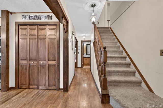 24011 Heritage Drive, Woodhaven, MI 48183