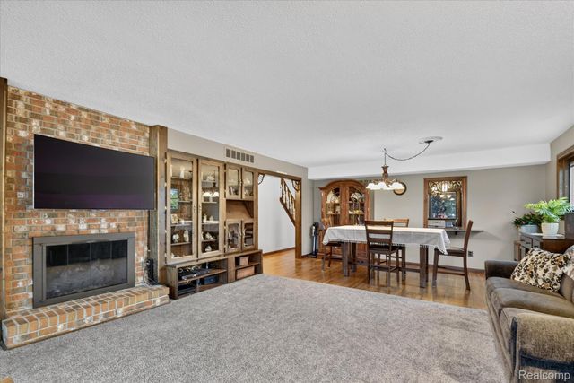 24011 Heritage Drive, Woodhaven, MI 48183