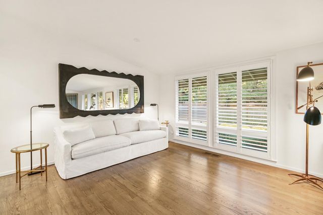 5910 River Glen Court, Carmichael, CA 95608