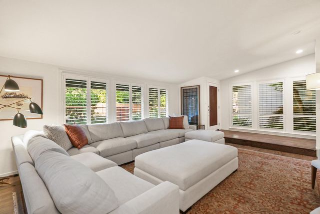 5910 River Glen Court, Carmichael, CA 95608