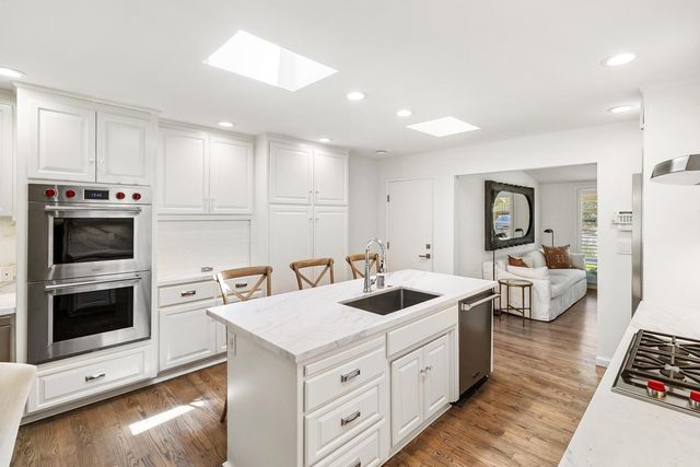 5910 River Glen Court, Carmichael, CA 95608