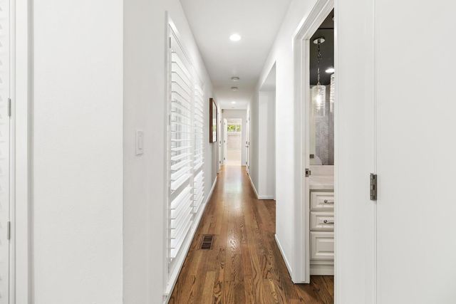 5910 River Glen Court, Carmichael, CA 95608