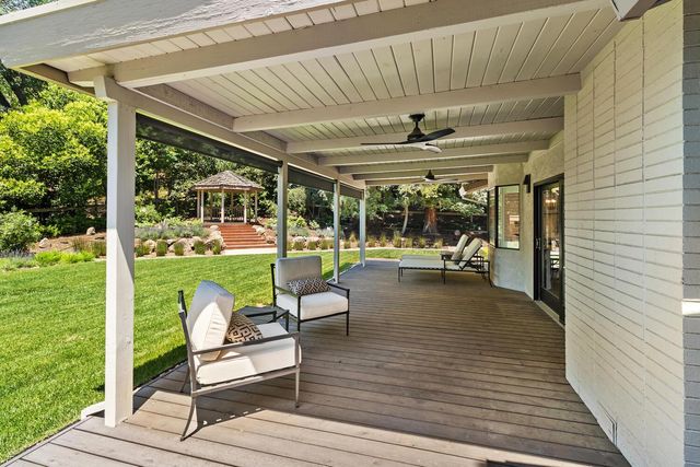 5910 River Glen Court, Carmichael, CA 95608