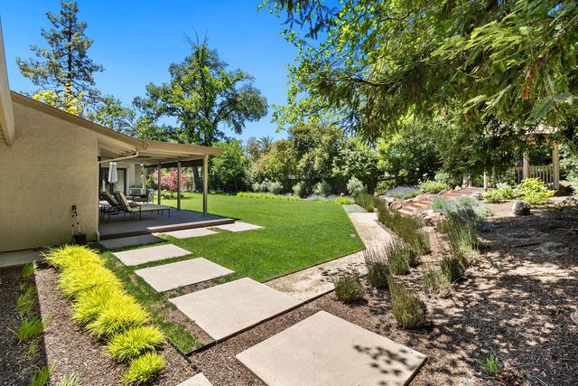 5910 River Glen Court, Carmichael, CA 95608