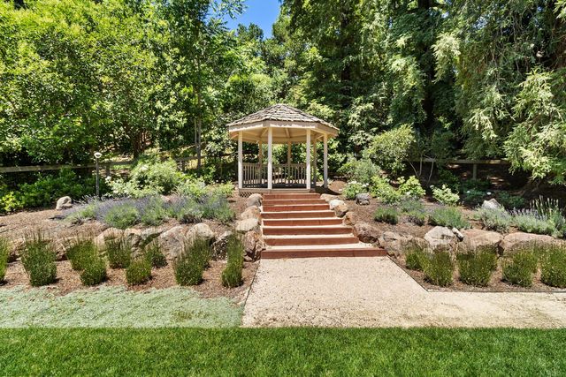 5910 River Glen Court, Carmichael, CA 95608