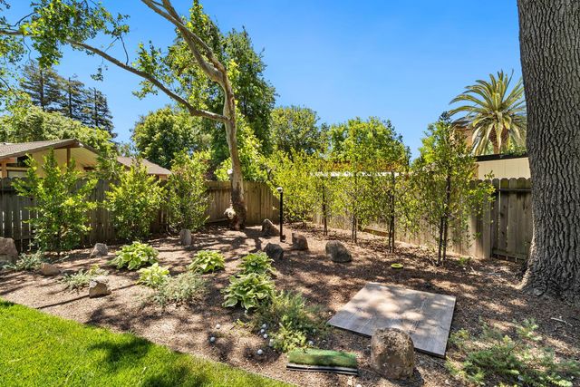 5910 River Glen Court, Carmichael, CA 95608