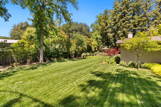 5910 River Glen Court, Carmichael, CA 95608