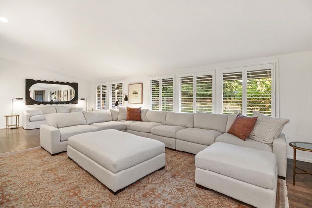 5910 River Glen Court, Carmichael, CA 95608