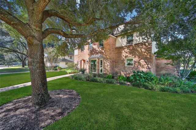 2902 Blue Lakes Lane, Missouri City, TX 77459