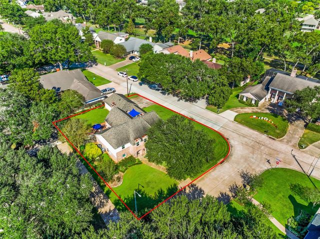 2902 Blue Lakes Lane, Missouri City, TX 77459