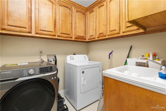 2401 W Rhin Drive, Edinburg, TX 78539