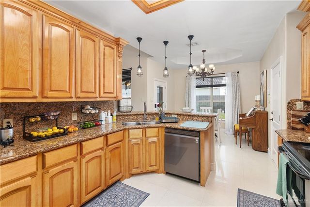 2401 W Rhin Drive, Edinburg, TX 78539