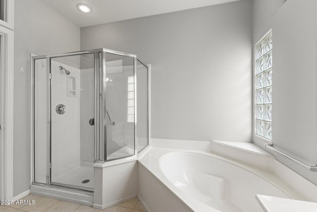 15704 W SENTINEL Drive, Sun City West, AZ 85375